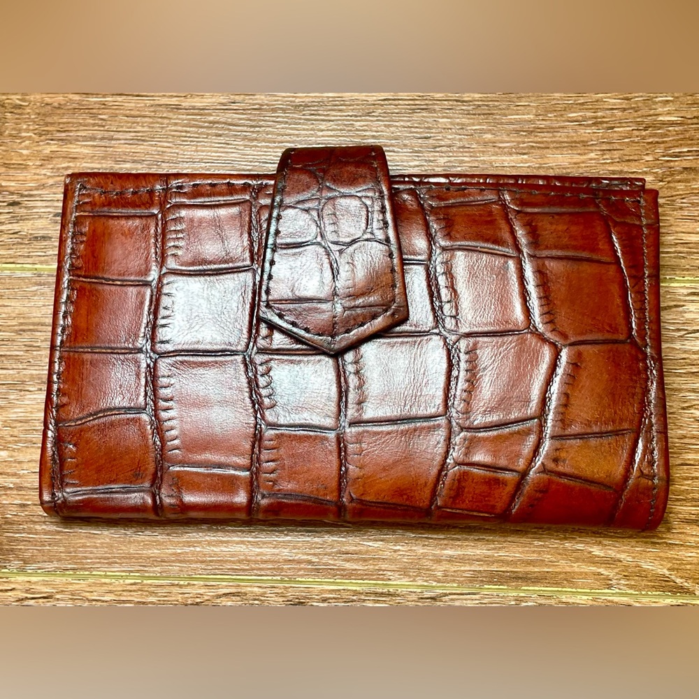 Ladies Faux Crocodile Embossed Wallet